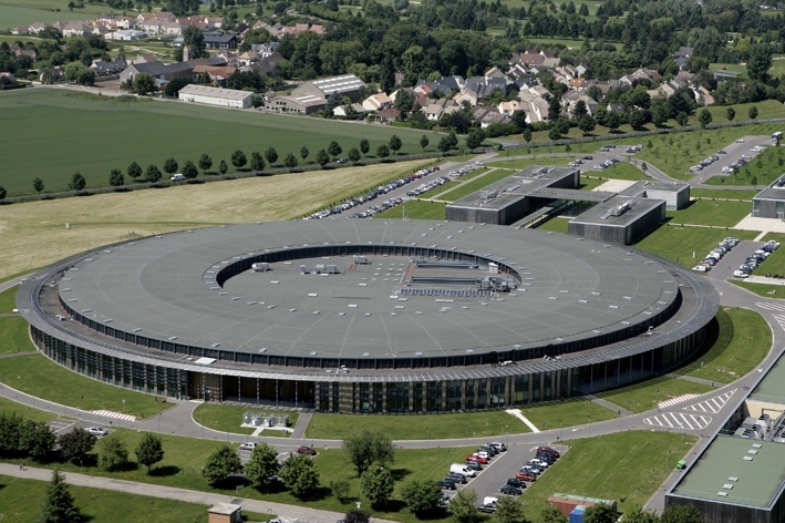 Synchrotron SOLEIL à Saint-Aubin dans l’Essonne. Crédits : Synchrotron SOLEIL.